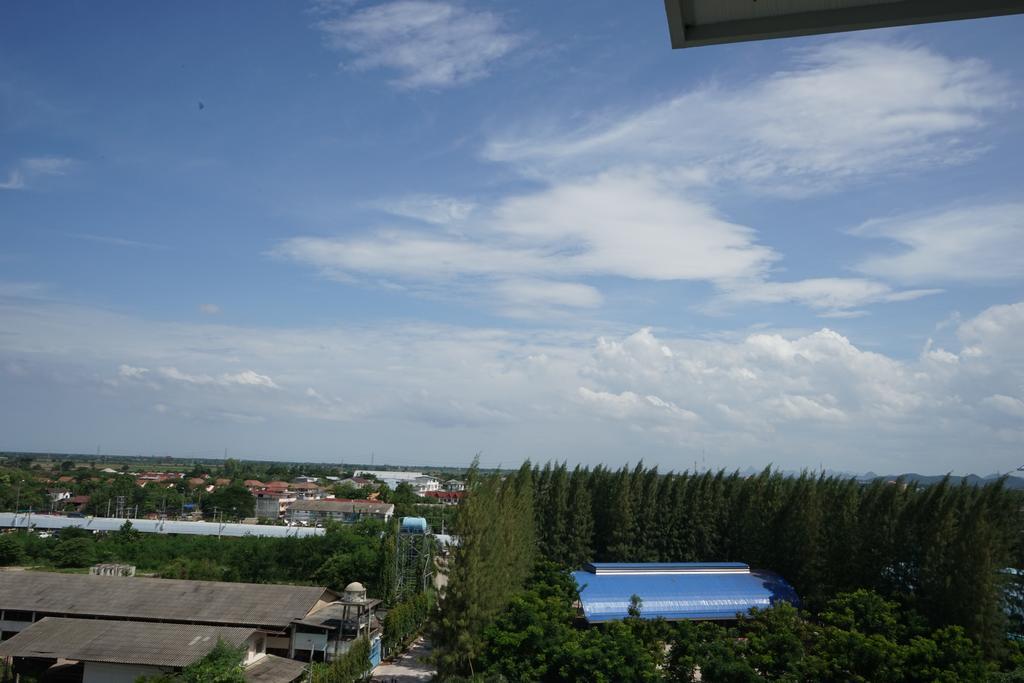 Tai-Shan Suites Ratchaburi Zewnętrze zdjęcie